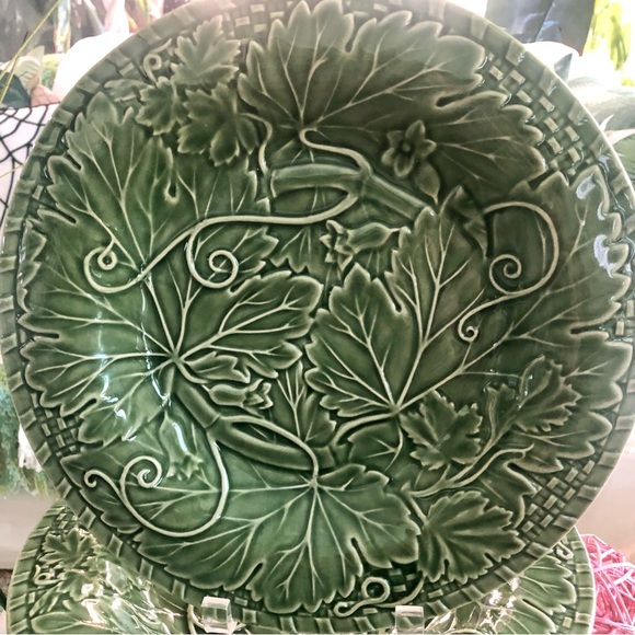 Just In! Vine Green by Bordallo Pinheiro Chop Plate Serving Platter - Picture 1 of 5